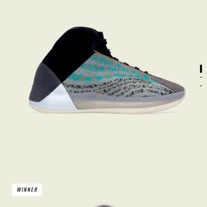 YZY QNTM TEAL BLUE MEN’S 10.5 brand new